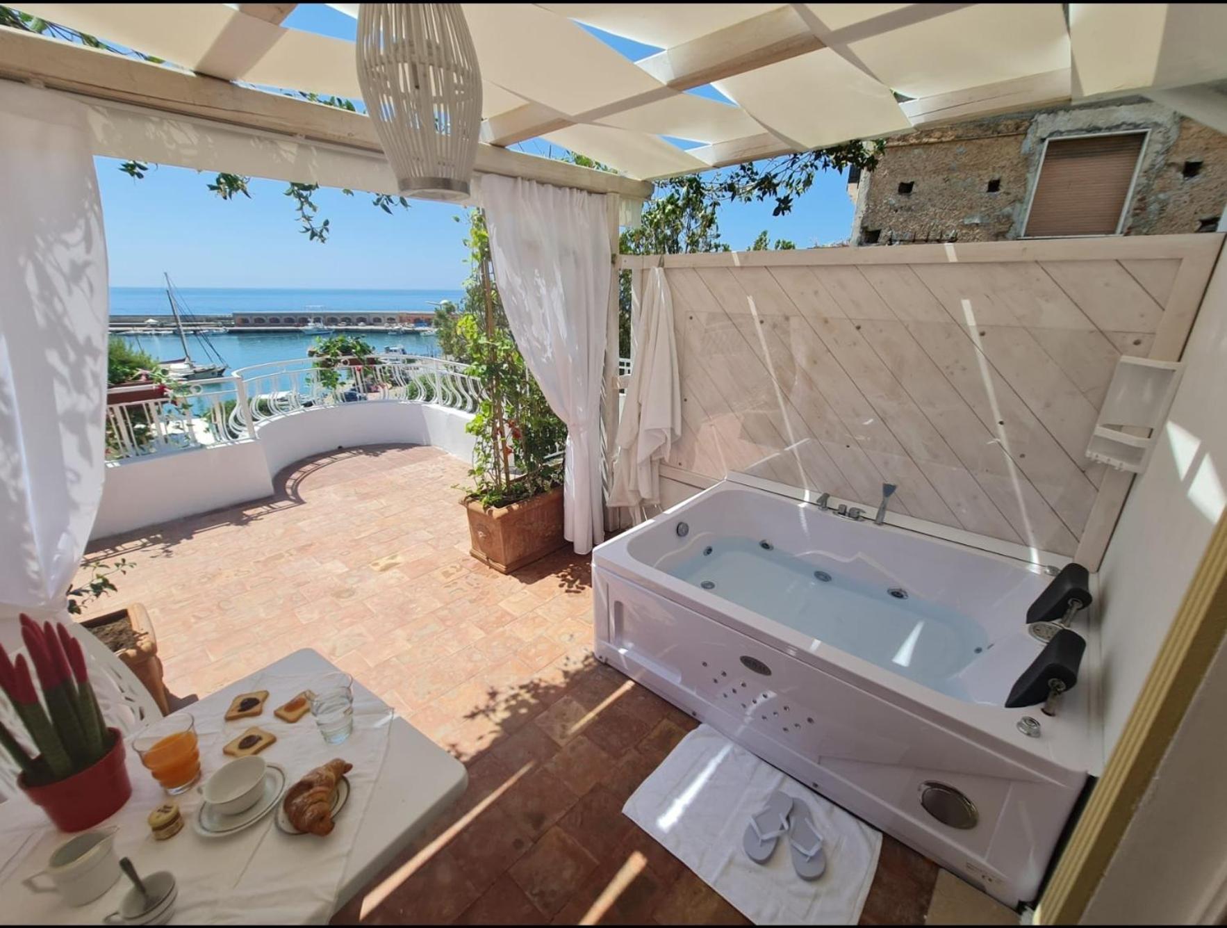 Luxury B&B Suite Jacuzzi Villa Filomena Марина-ди-Камерота Экстерьер фото