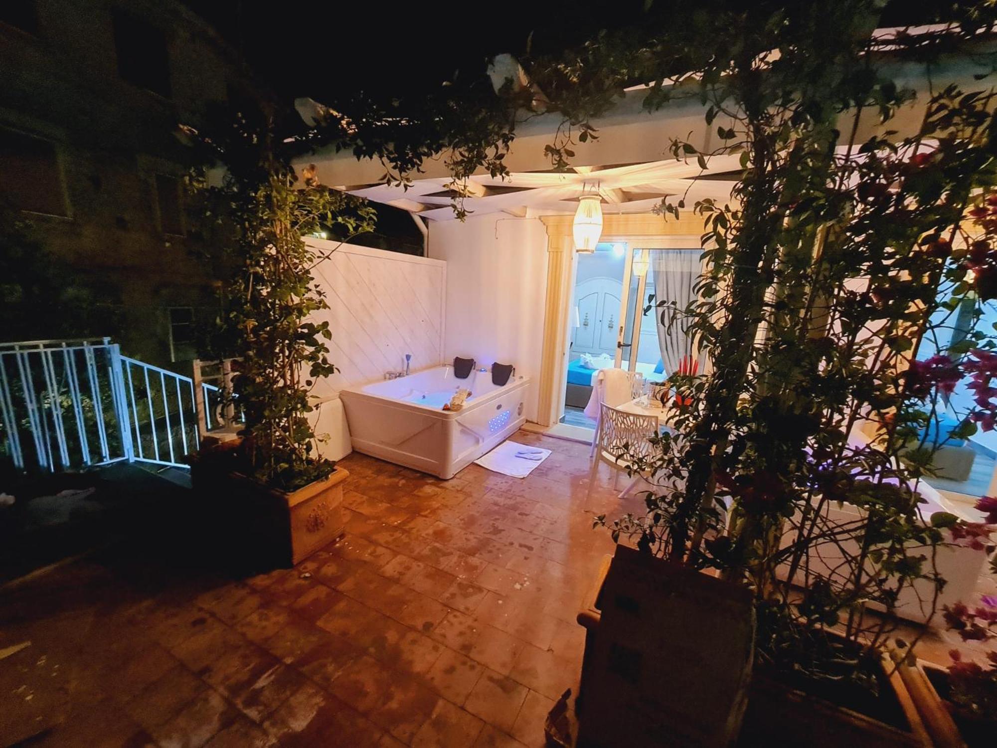 Luxury B&B Suite Jacuzzi Villa Filomena Марина-ди-Камерота Экстерьер фото
